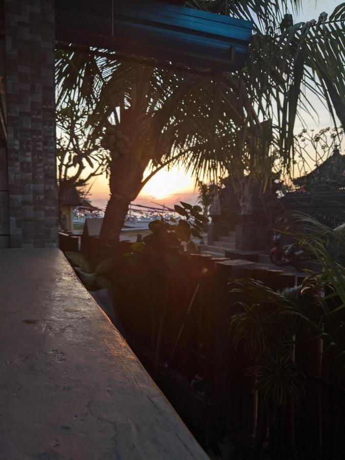 Sarinah Beach - Bistro & Bungalow Batununggul ภายนอก รูปภาพ