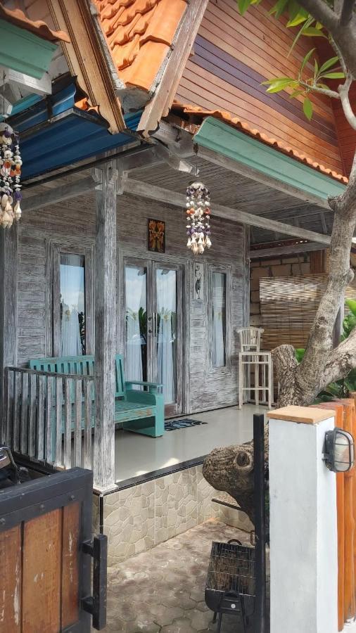 Sarinah Beach - Bistro & Bungalow Batununggul ภายนอก รูปภาพ