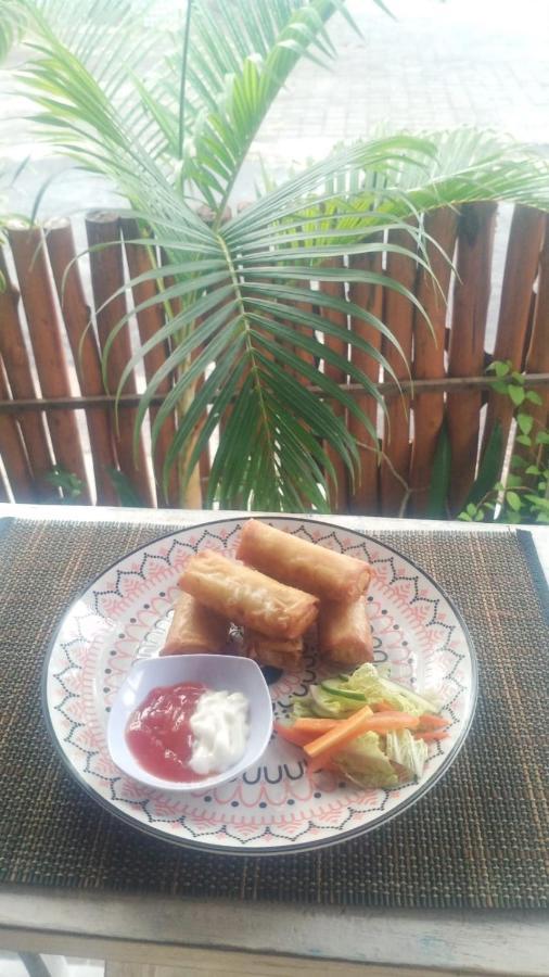 Sarinah Beach - Bistro & Bungalow Batununggul ภายนอก รูปภาพ